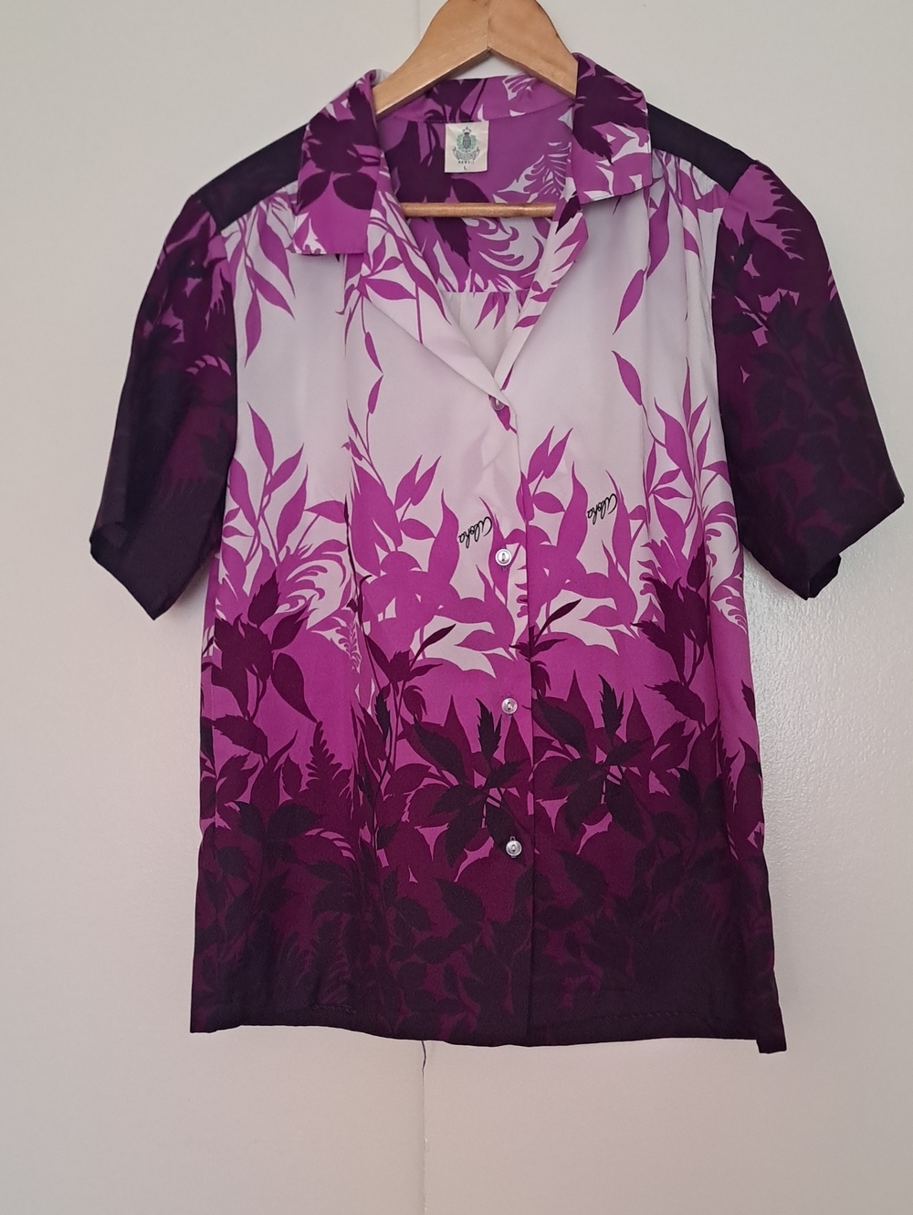 VINTAGE HAWAII  Royal Creations Women’s Purple Ombre Floral Button-Down Shirt